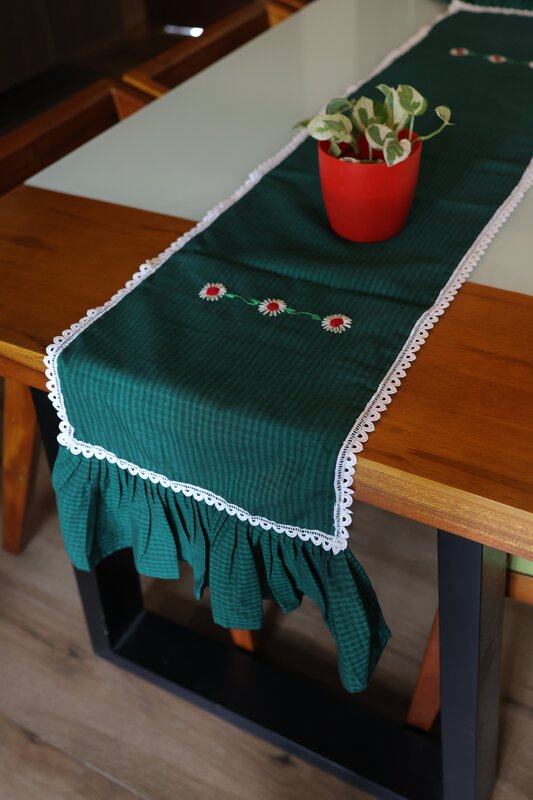 TABLE RUNNER
