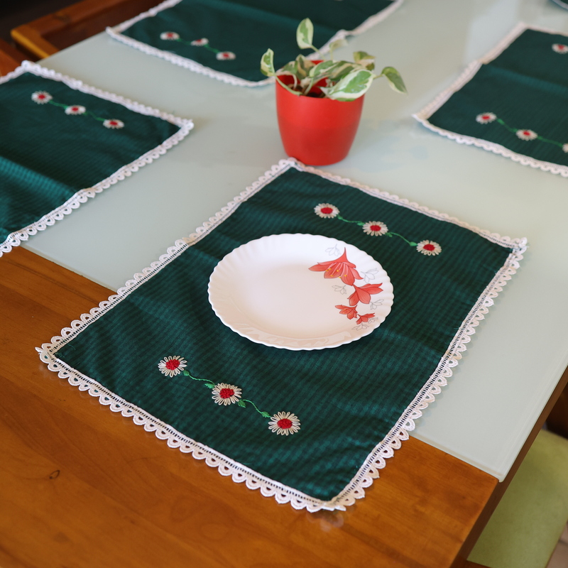 TABLE MAT- SET OF SIX