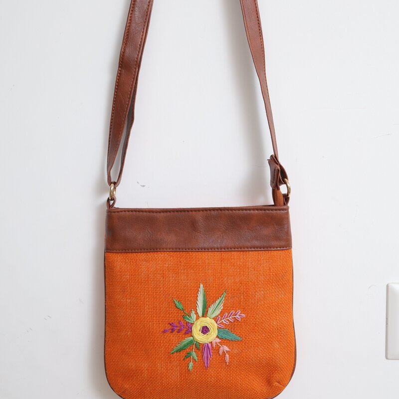 FLEURETTE SLING BAG